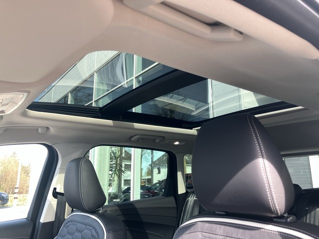 Ford - Kuga 2.0 TDCi Vignale AHK+NAVI+XENON+PANO+LM19"_6