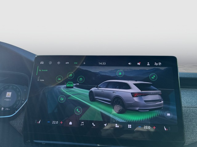 Skoda - Octavia Combi 2.0 TDI DSG Selection Head Up+Navi_7