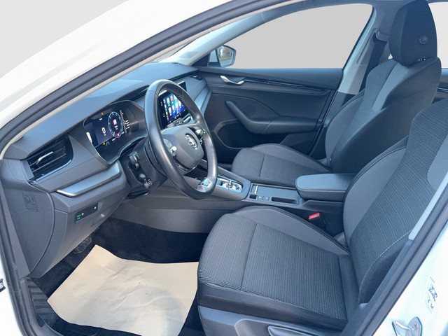 Skoda - Octavia Combi 2.0 TDI DSG Ambition LED+NAVI+SHZ+RFK_16