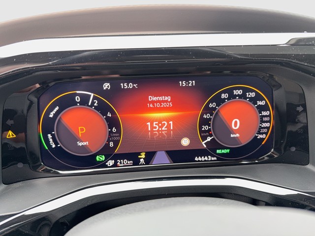 VW - T7 Multivan 1,4 l eHybrid Energetic lang Pano_16