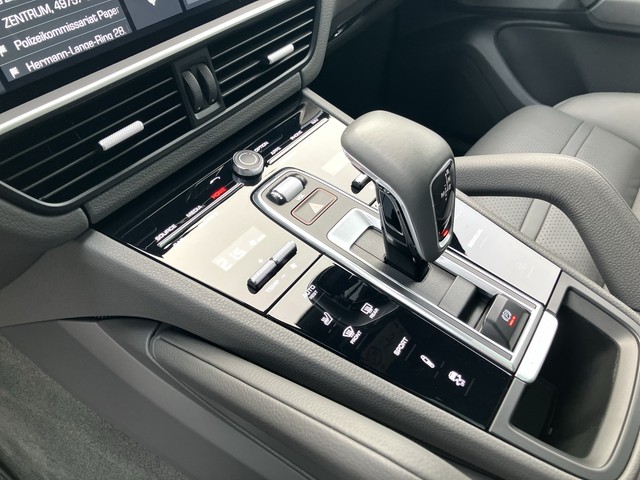 Porsche - Cayenne LUFT+KAMERA+NAVI+ACC+PANO+LED+LM19"_7