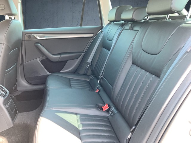 Skoda - Octavia Combi 2.0 TDI Premium Edition AHK+RFK_3 Skoda - Octavia Combi 2.0 TDI Premium Edition AHK+RFK_3