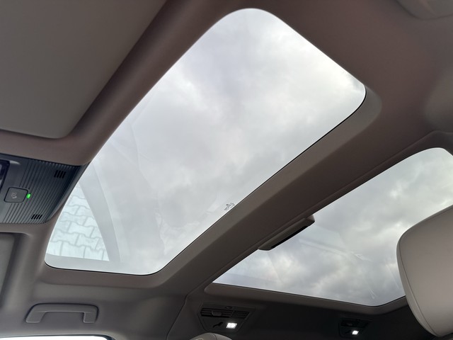 VW - T7 Multivan 1,4 l eHybrid Energetic lang Pano_7