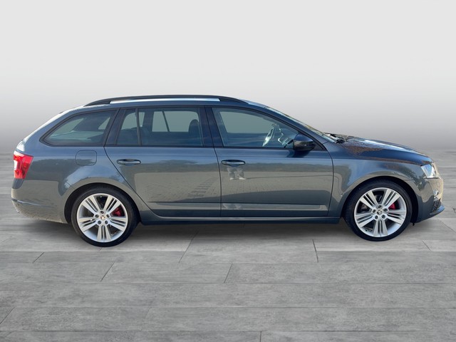 Skoda - Octavia Combi 2.0 TDI RS ACC+RFK+STANDHZ_13 Skoda - Octavia Combi 2.0 TDI RS ACC+RFK+STANDHZ_13