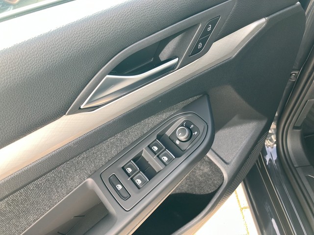 VW - Golf VIII Variant 2.0 TDI DSG Life AHK+ACC+NAVI_5