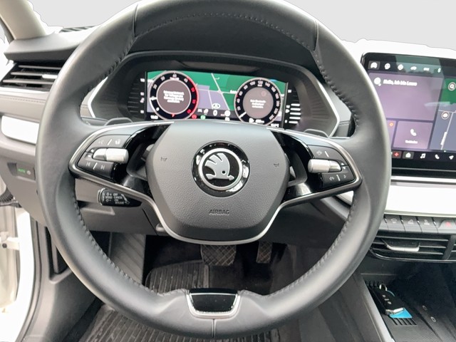 Skoda - Octavia Combi 2.0 TDI DSG Selection KAMERA+ACC_13