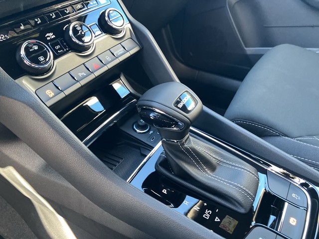 Skoda - Karoq 1.5 TSI DSG Sportline AHK+ACC+NAVI+PANO_6