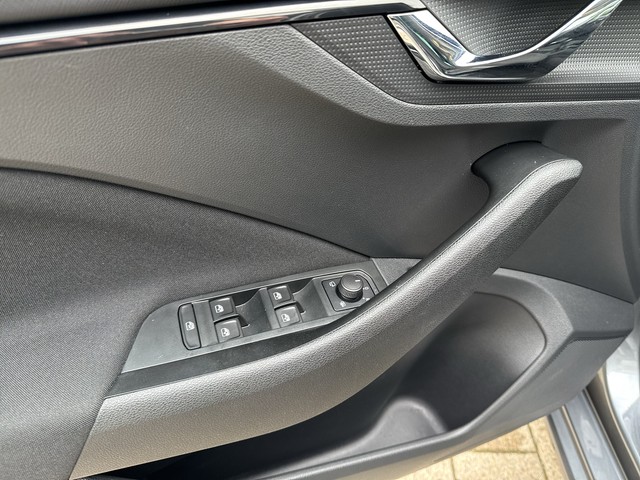 Skoda - Scala 1.0 TSI Ambition LED+NAVI+SHZG+PDC+LM17"_5