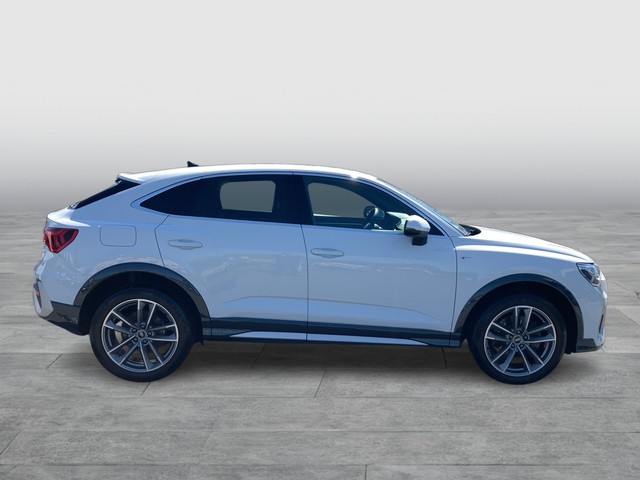 Audi - Q3 Sportback 40 TFSI quattro S-tronic S-line AHK_9