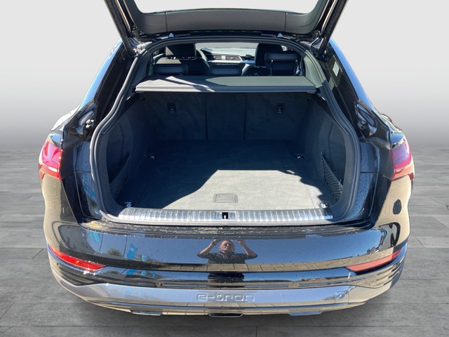 Audi - Q8 e-tron Sportback 55 quattro AHK HUD_4