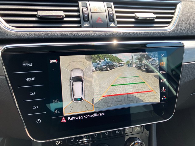 Skoda - Superb Combi 2.0 TDI DSG Style AHK+LED+NAVIGATION_10