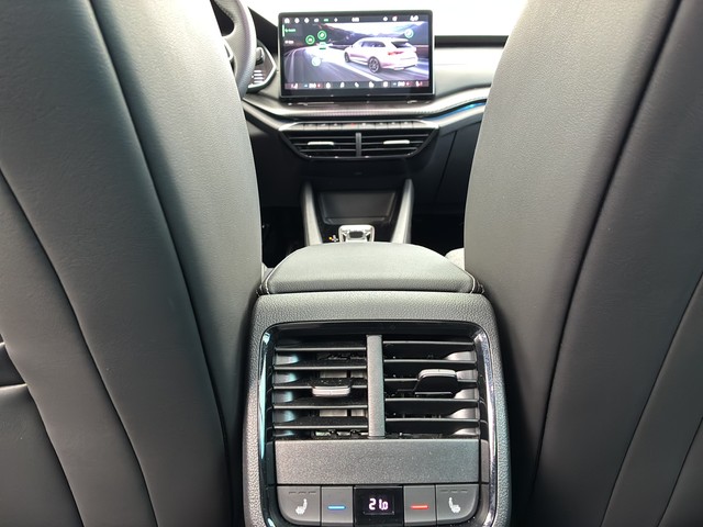 Skoda - Octavia Combi 2.0TDI Sportline Head Up+Panorama_5 Skoda - Octavia Combi 2.0TDI Sportline Head Up+Panorama_5