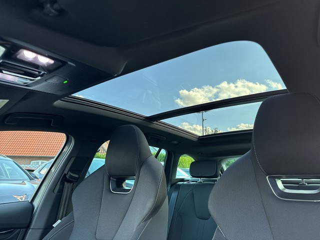 Skoda - Octavia Combi 2.0 TDI DSG Sportline AHK+ACC+NAVI_9