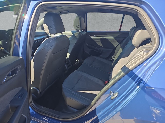 VW - Golf VIII Lim. 1.5 eTSI DSG Edition 50 DCC HuD_2