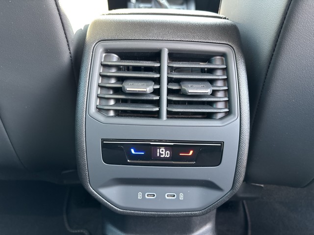 CUPRA - Born KLIMA LED LM18 MFL PDC TEL_7