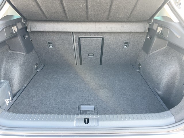 CUPRA - Born KLIMA LED LM18 MFL PDC TEL_4