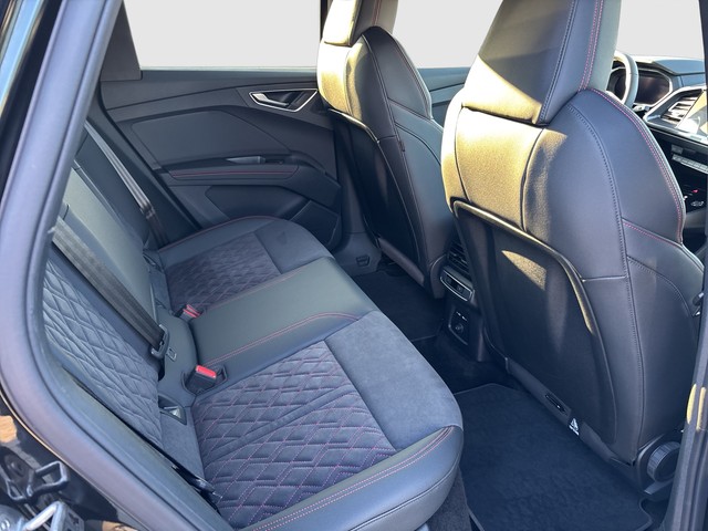 Audi - Q4 e-tron Sportback 45 quattro S-line AHK SONOS_7