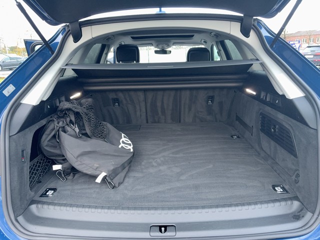 Audi - A6 Avant 55 TFSI e S-tronic quattro S-Line PANO_4