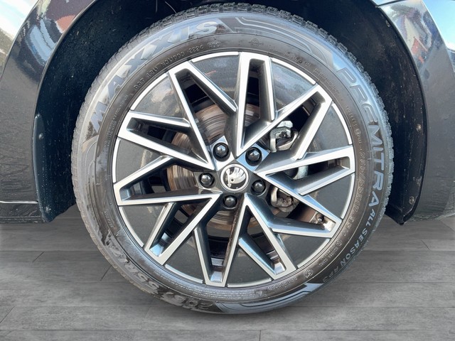 Skoda - Octavia Combi 2.0TDI Selection Head-Up+Virtual_12 Skoda - Octavia Combi 2.0TDI Selection Head-Up+Virtual_12