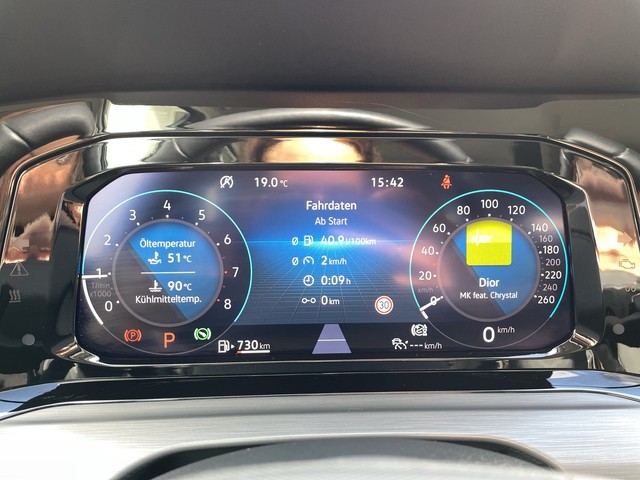 VW - Golf VIII 1.5 eTSI DSG Style AHK+NAVI+LED+KAMERA_6