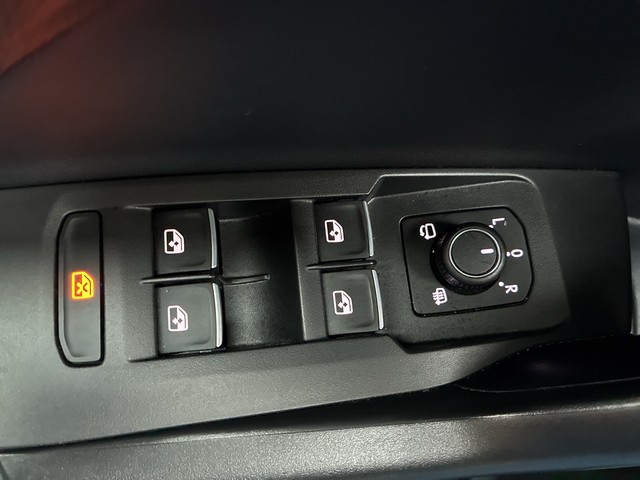 VW - Taigo 1.5 TSI DSG R-Line ACC 18"_13