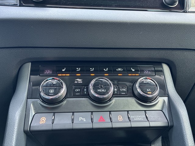 Skoda - Karoq 1.5 TSI DSG Style Navi+ Kamera+Sitzhzg._9