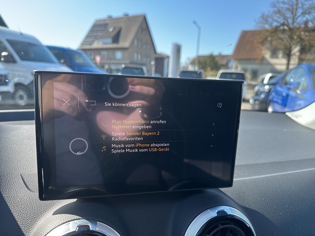 Audi - Q2 35 TFSI S tronic S line LED RFK SHZ_9