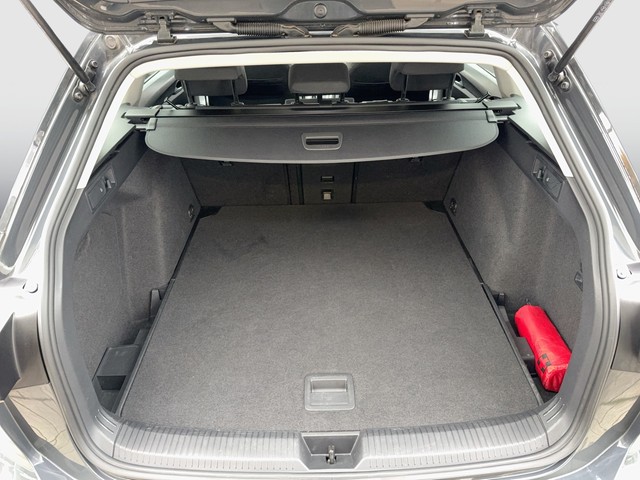 VW - Golf VIII Variant 2.0 TDI DSG Life AHK+ACC+NAVI_4