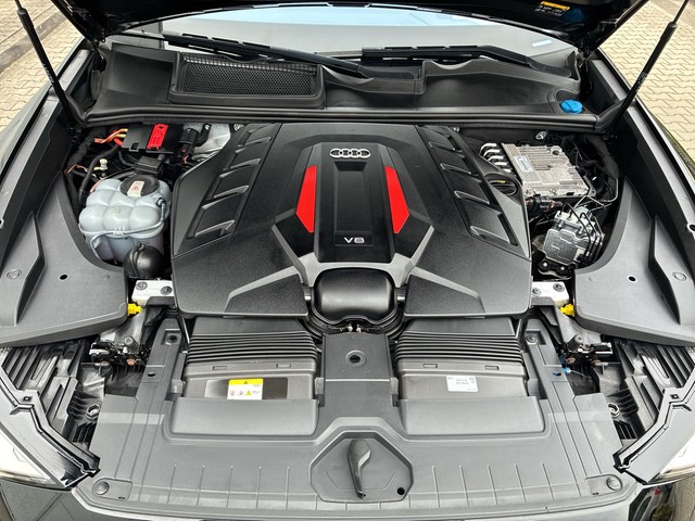 Audi - SQ8 4.0 TFSI quattro ACC+PANO+NAVI+AHK+STANDHZG._6 Audi - SQ8 4.0 TFSI quattro ACC+PANO+NAVI+AHK+STANDHZG._6