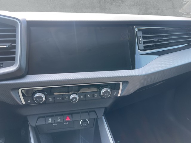 Audi - A1 Sportback 25 TFSI Advanced LM17 MFL PDC SHZG_5