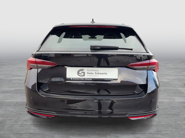 Skoda - Octavia Combi 2.0TDI Sportline Head Up+Panorama_10 Skoda - Octavia Combi 2.0TDI Sportline Head Up+Panorama_10
