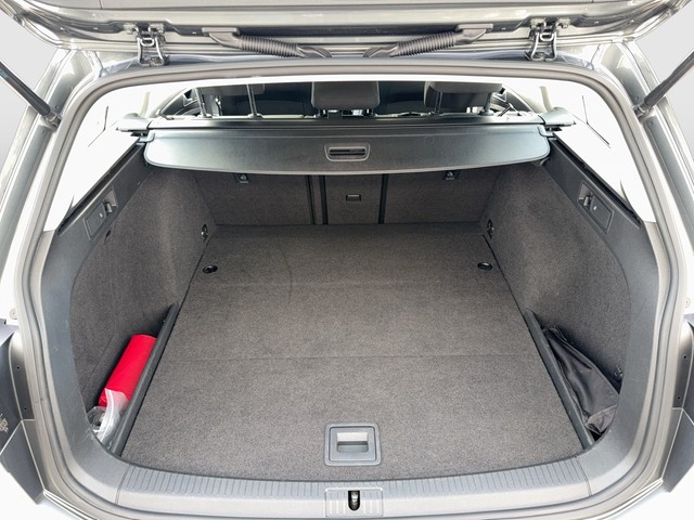 VW - Golf VII Variant 1.0 TSI Comfortline SHZG+LM16"_4