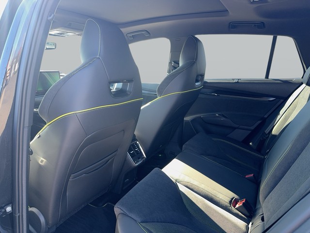 Skoda - Enyaq RS Lounge DCC HuD 360° Pano CANTON_3
