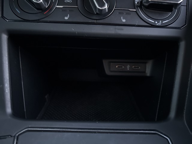 VW - Polo VI 1.0 Fresh LED LM15 MFL PDC SHZG TEMP TEL_9